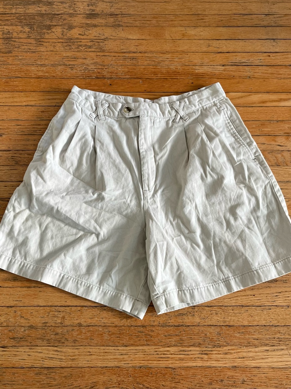 Vintage Jessica High-Waisted White/Cream Cotton Shorts‎